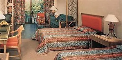 فندق Mares Dolphin Park & 5*